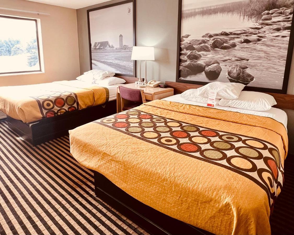Super 8 By Wyndham Humboldt Hotel Ngoại thất bức ảnh