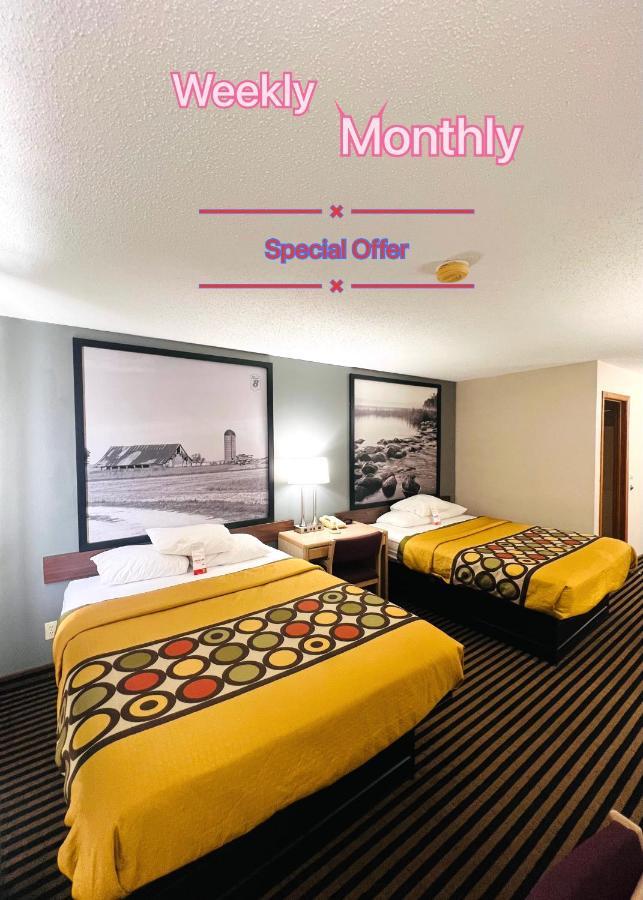 Super 8 By Wyndham Humboldt Hotel Ngoại thất bức ảnh
