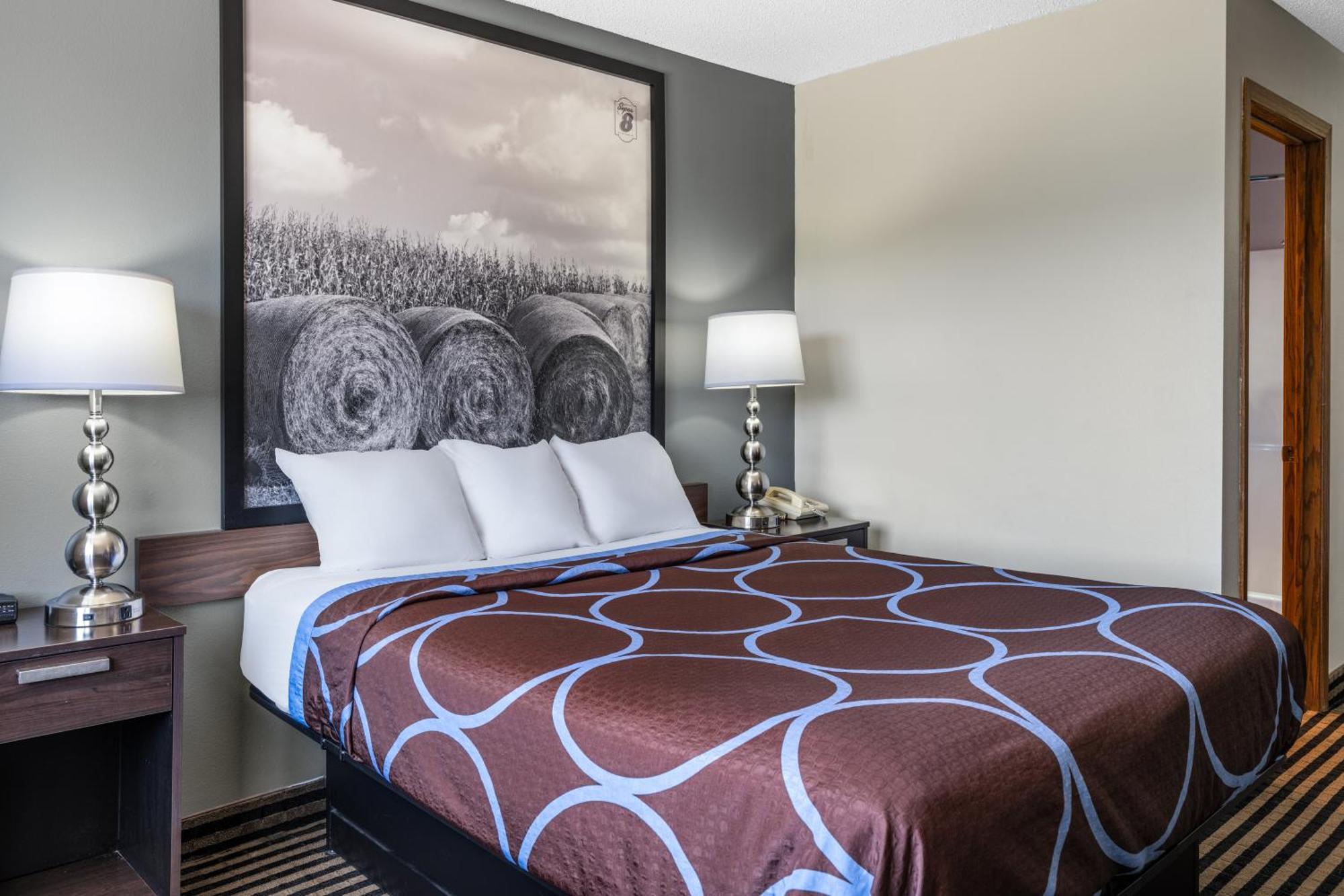 Super 8 By Wyndham Humboldt Hotel Ngoại thất bức ảnh