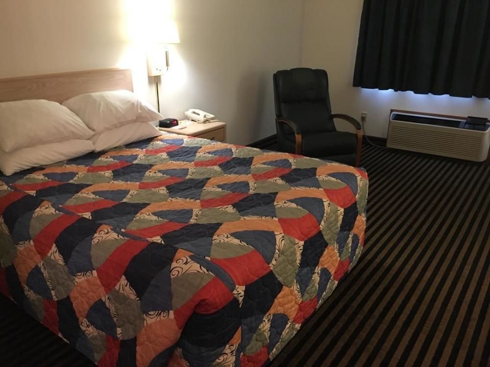 Super 8 By Wyndham Humboldt Hotel Ngoại thất bức ảnh